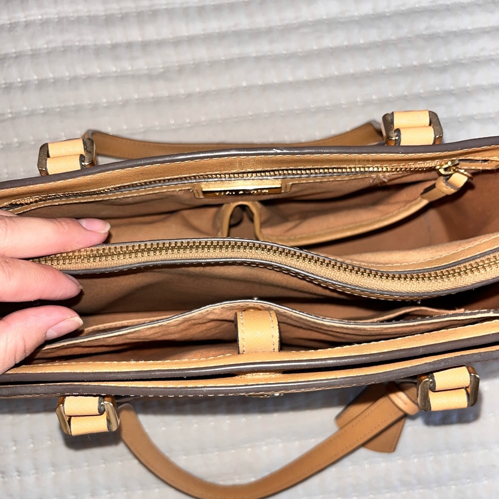 Tory Burch Robinson small tote - Picture 8 of 8